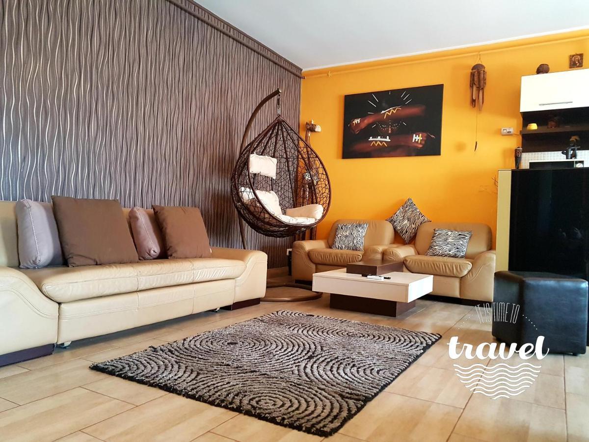 Ferienwohnung Yvo Lioness & Mamaia Nord Năvodari Exterior foto