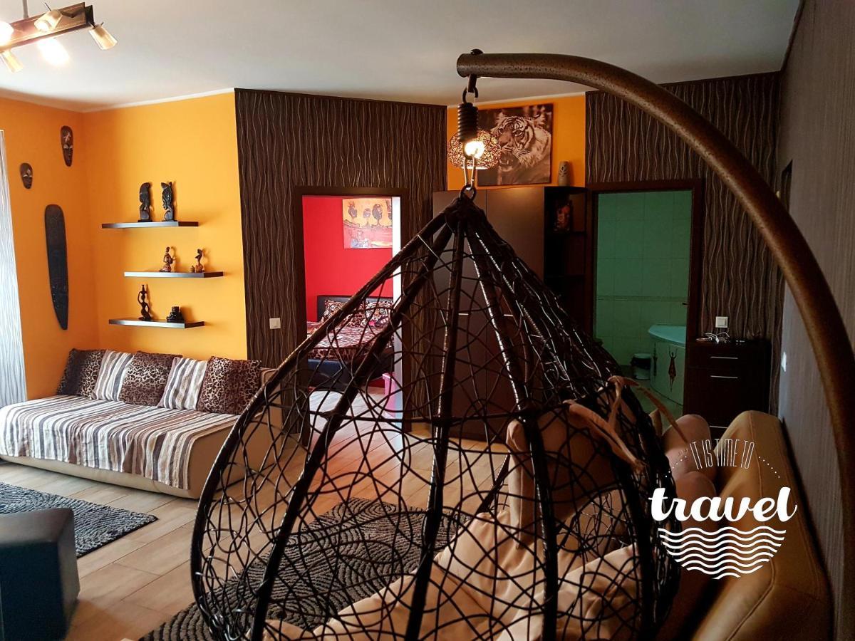 Ferienwohnung Yvo Lioness & Mamaia Nord Năvodari Exterior foto