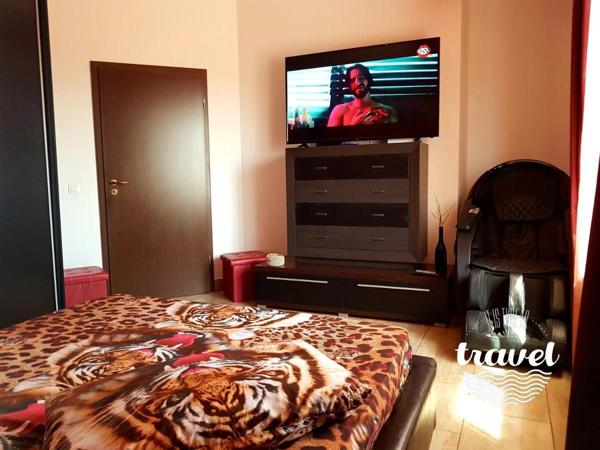 Ferienwohnung Yvo Lioness & Mamaia Nord Năvodari Exterior foto