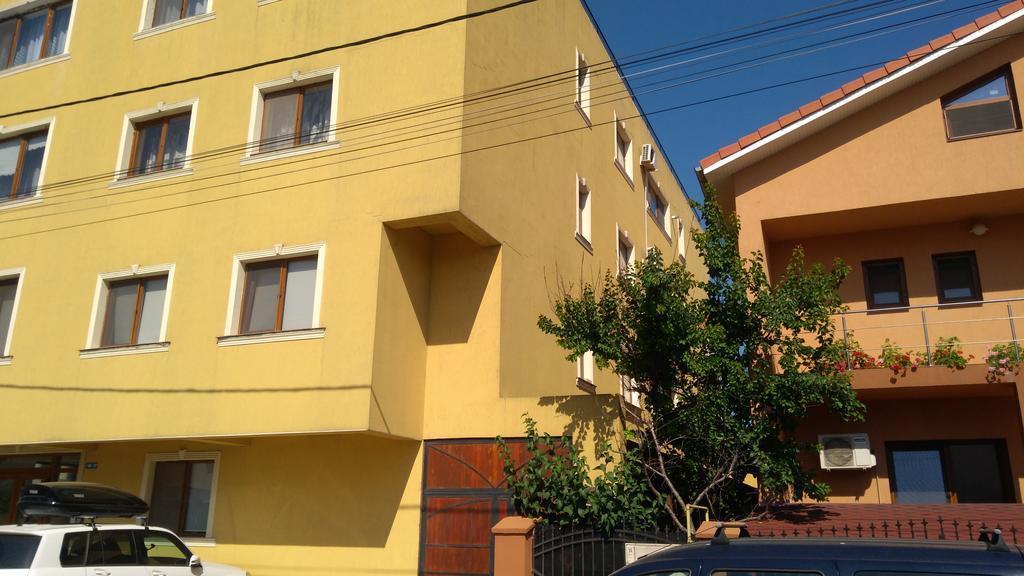 Ferienwohnung Yvo Lioness & Mamaia Nord Năvodari Exterior foto