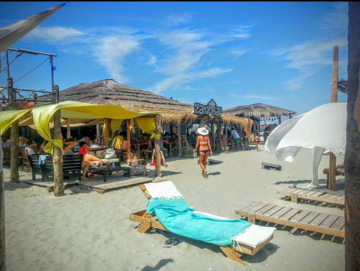 Ferienwohnung Yvo Lioness & Mamaia Nord Năvodari Exterior foto