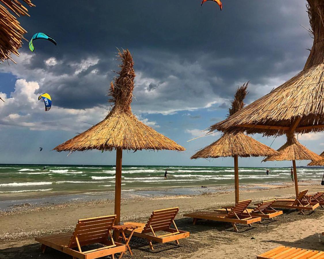 Ferienwohnung Yvo Lioness & Mamaia Nord Năvodari Exterior foto
