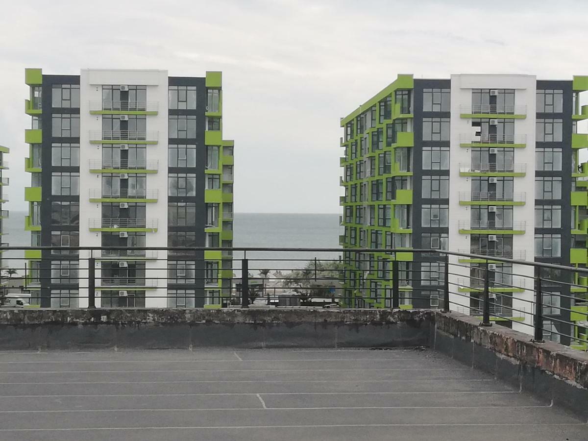Ferienwohnung Yvo Lioness & Mamaia Nord Năvodari Exterior foto